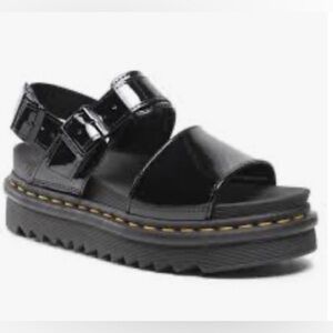 DR  MARTENS Sz 10 Voss Patent Leather Platform Buckle Closure Sandals